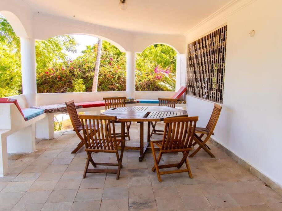 And Shells House- 4 Bedroom With A Pool Villa Mombasa